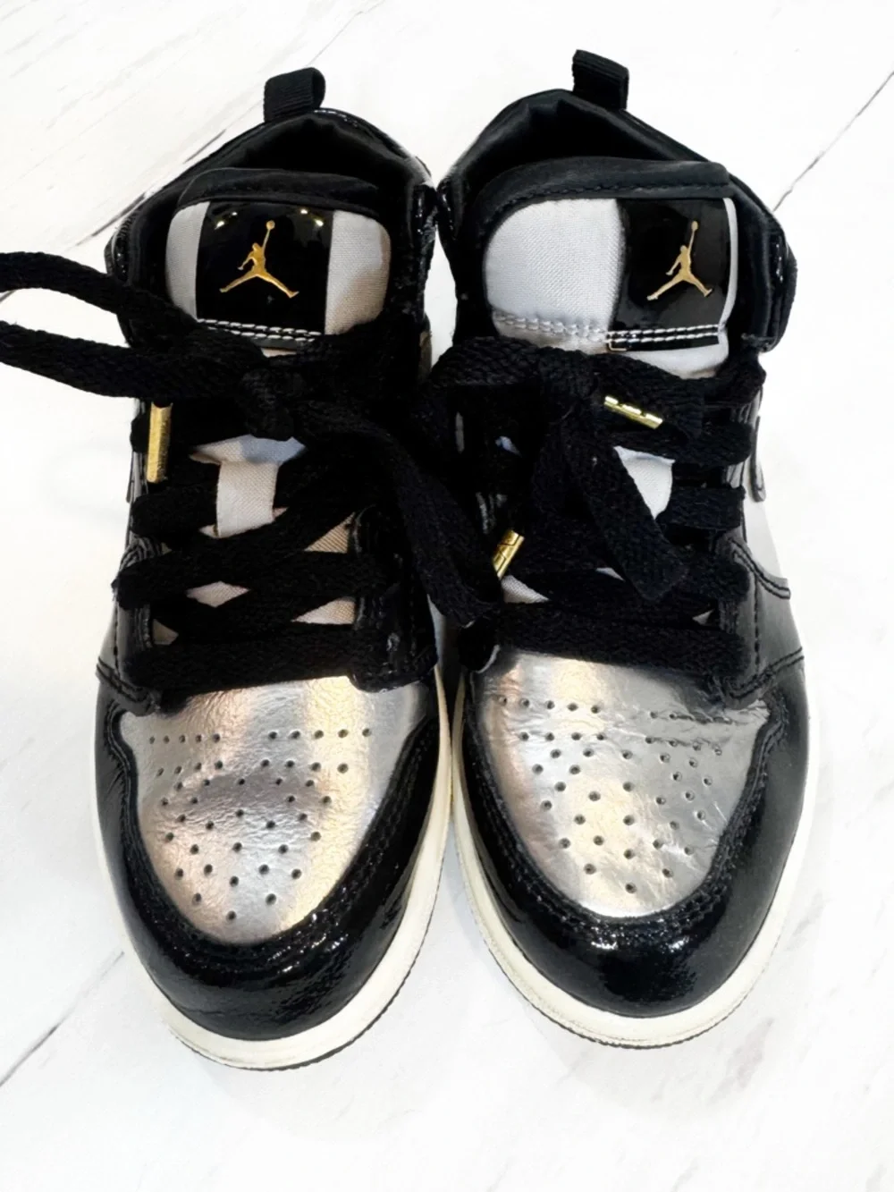 Nike Air Jordan Kids Black and Silver Patent Sneakers 11C - Picture 2 of 4